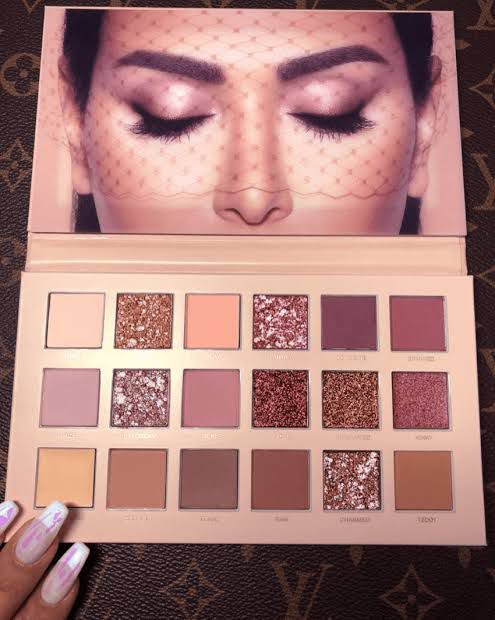 18-Color Nude Eyeshadow Palette